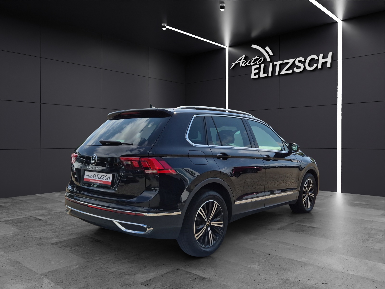 Fahrzeugabbildung Volkswagen Tiguan Elegance TSI DSG MATRIX NAVI RFK
