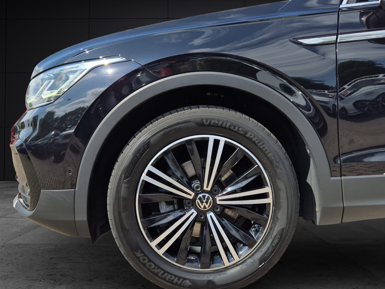 Fahrzeugabbildung Volkswagen Tiguan Elegance TSI DSG MATRIX NAVI RFK