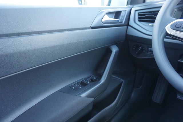 Fahrzeugabbildung Volkswagen Taigo TSI LED AHK SH PDC Klima DAB+