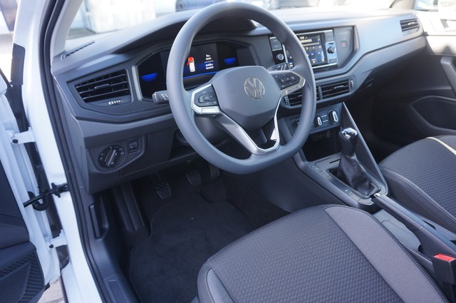 Fahrzeugabbildung Volkswagen Taigo TSI LED AHK SH PDC Klima DAB+