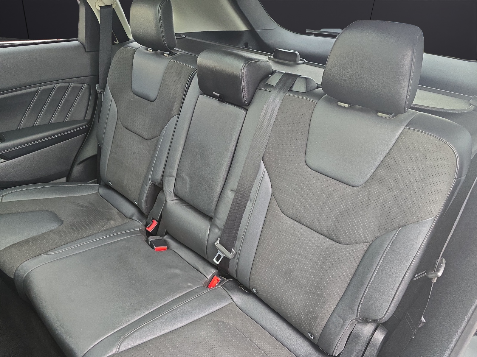 Fahrzeugabbildung Ford Edge ST-Line 4x4 2.0 DSG KAMERA LED KLIMA