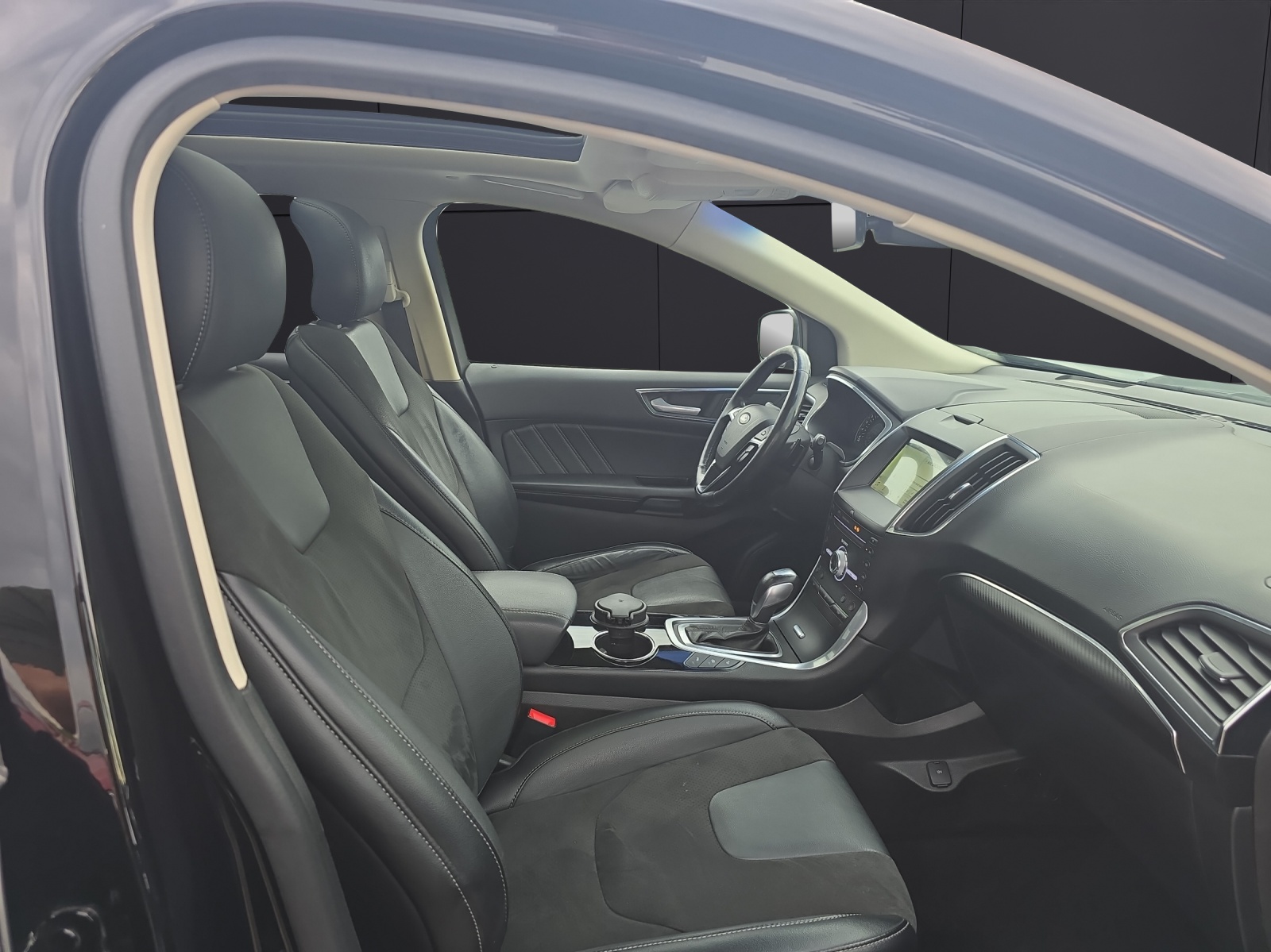 Fahrzeugabbildung Ford Edge ST-Line 4x4 2.0 DSG KAMERA LED KLIMA