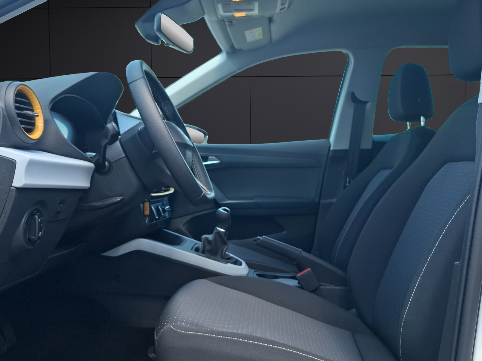 Fahrzeugabbildung SEAT Arona TSI Style LED Navi RFK SHZ GRA APP
