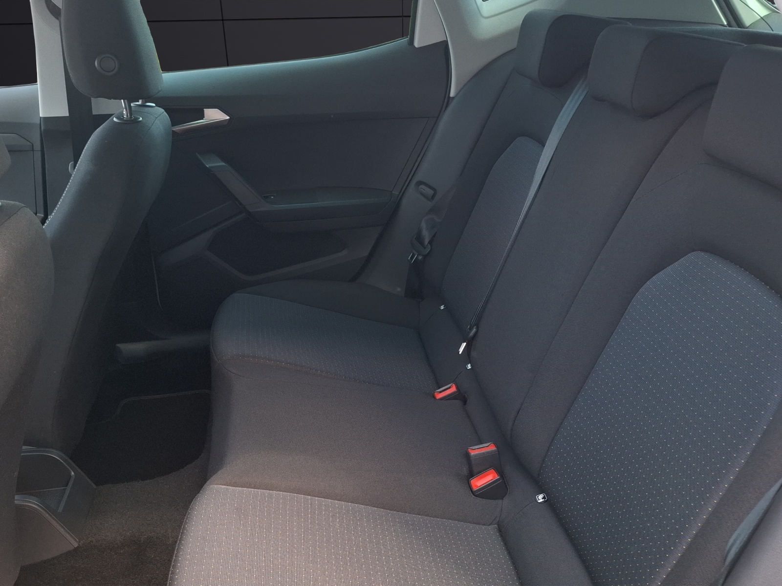 Fahrzeugabbildung SEAT Arona TSI Style LED Navi RFK SHZ GRA APP