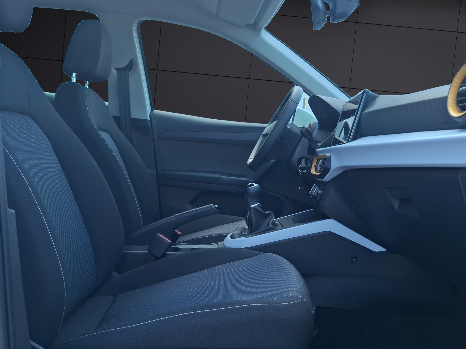 Fahrzeugabbildung SEAT Arona TSI Style LED Navi RFK SHZ GRA APP