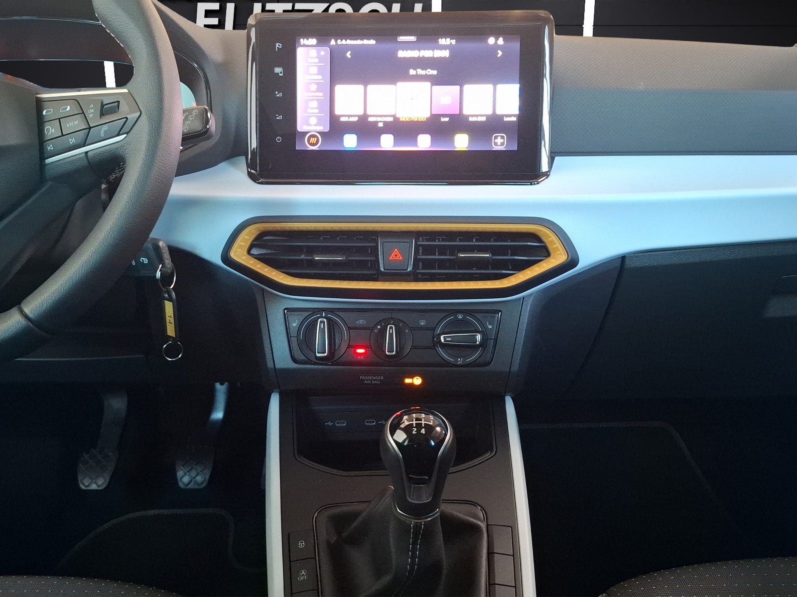 Fahrzeugabbildung SEAT Arona TSI Style LED Navi RFK SHZ GRA APP