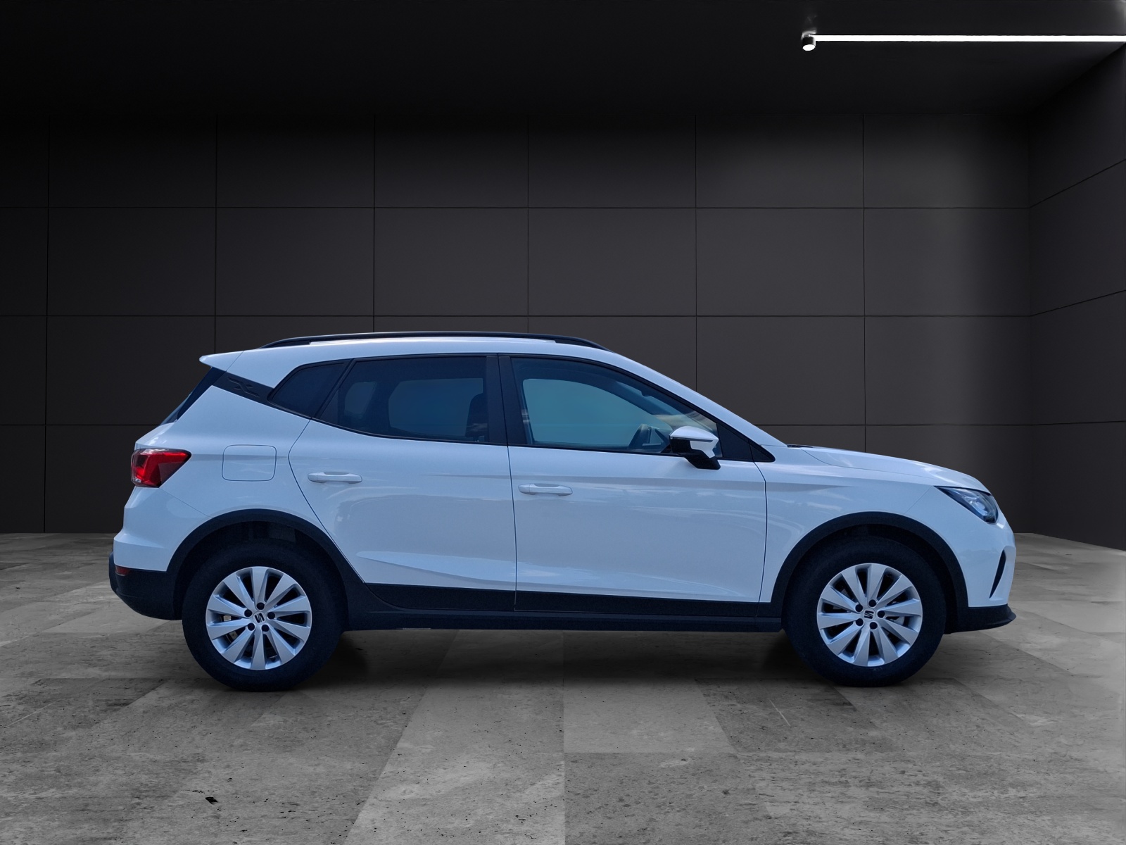 Fahrzeugabbildung SEAT Arona TSI Style LED Navi RFK SHZ GRA APP