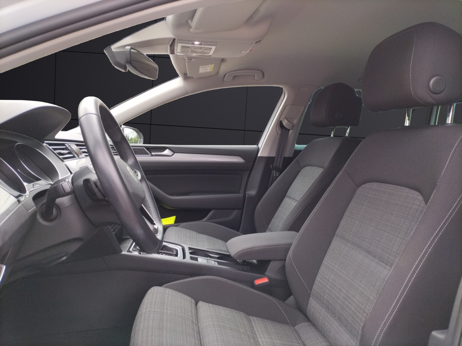 Fahrzeugabbildung Volkswagen Passat Variant Business TDI DSG LED ACC AHK SHZ RearView WeConnect Navi Klima