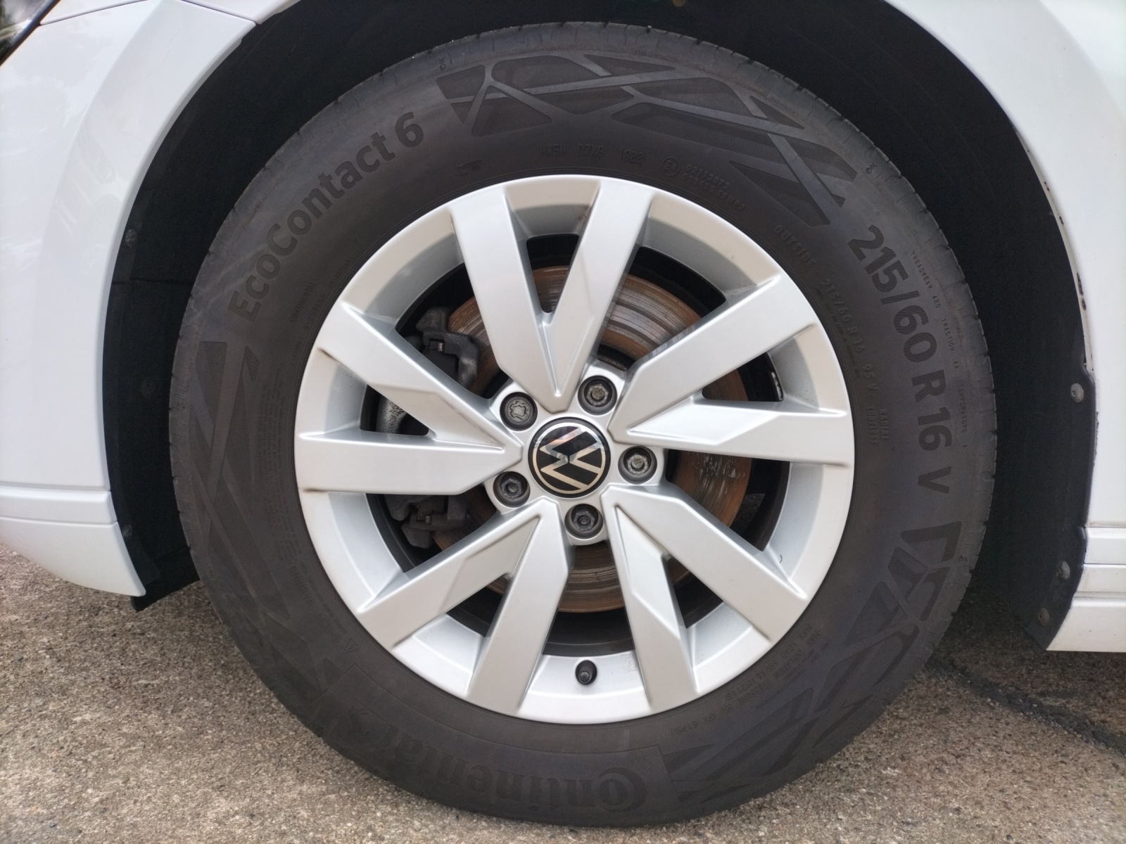 Fahrzeugabbildung Volkswagen Passat Variant Business TDI DSG LED ACC AHK SHZ RearView WeConnect Navi Klima