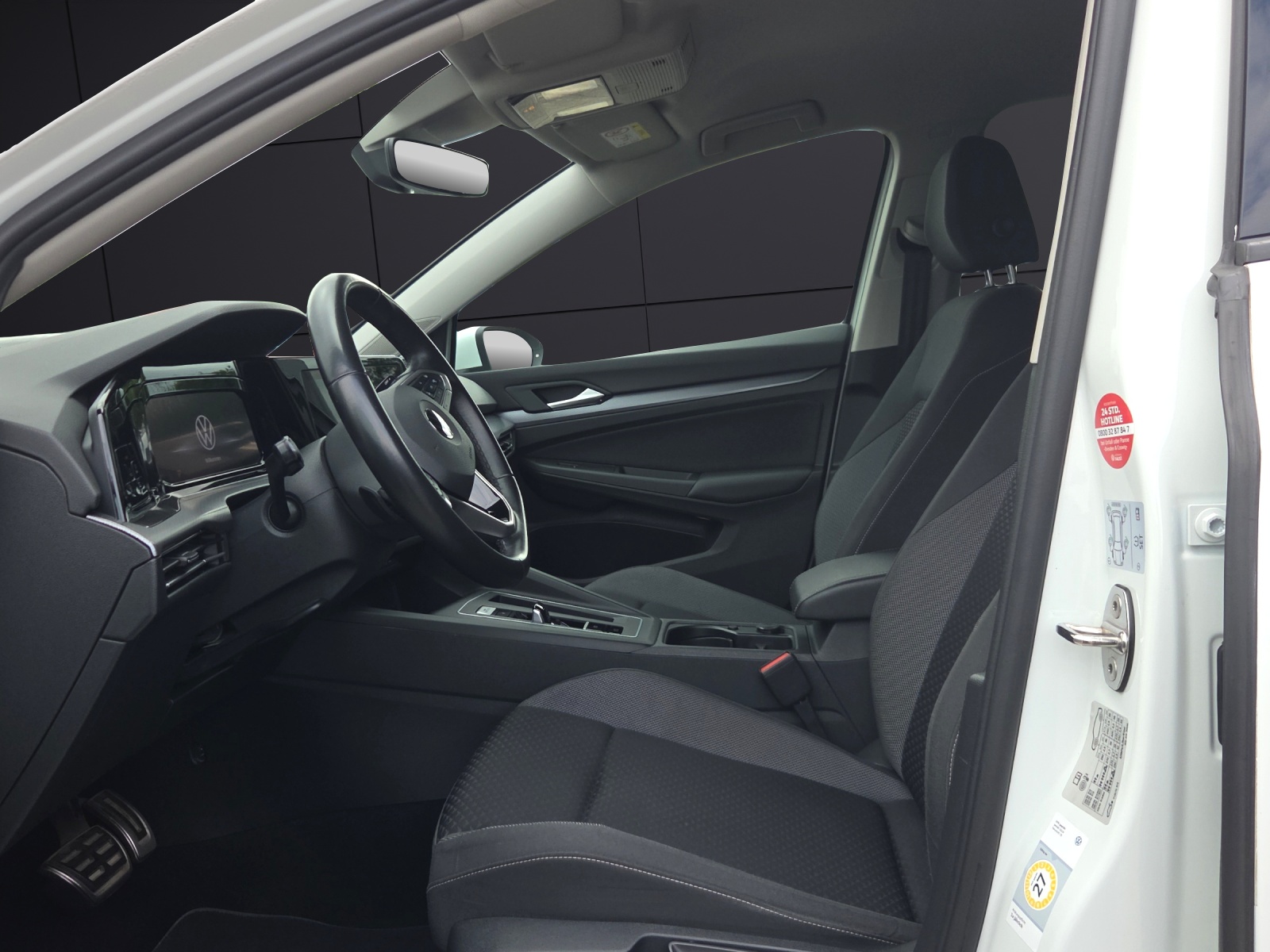 Fahrzeugabbildung Volkswagen Golf VIII Variant TDI Active DSG LED Navi AID ACC RFK SH