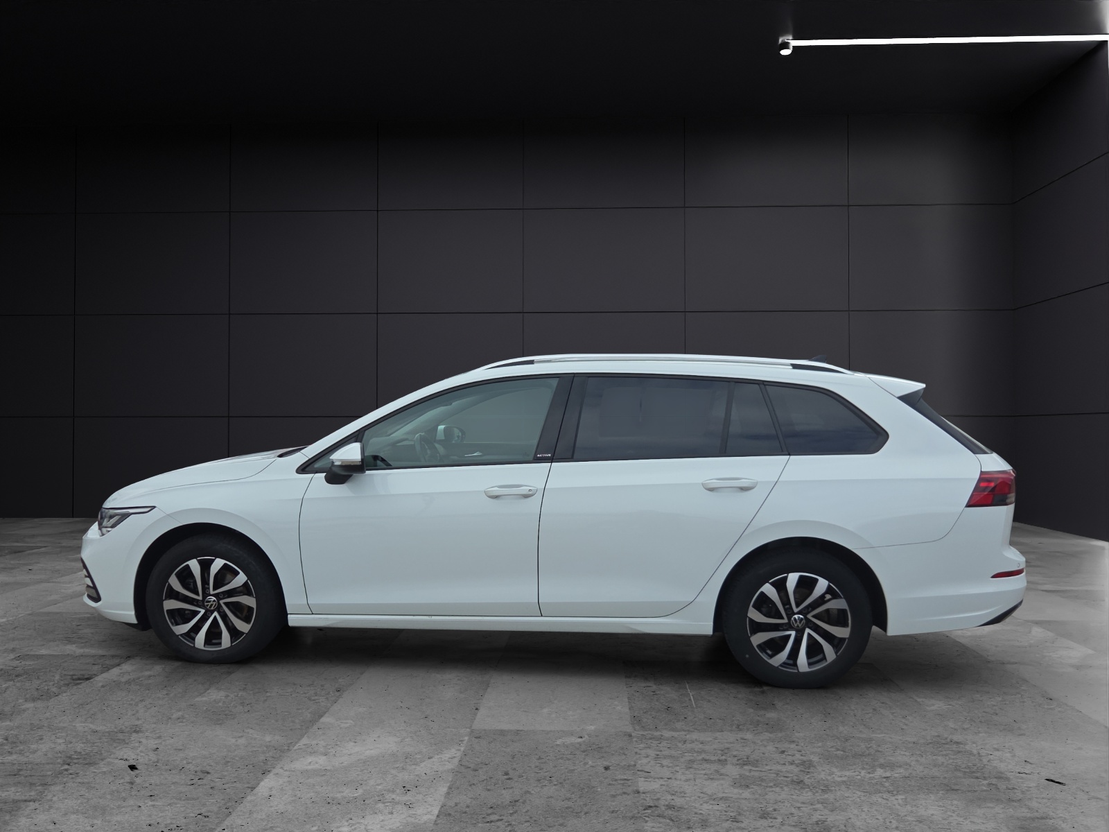 Fahrzeugabbildung Volkswagen Golf VIII Variant TDI Active DSG LED Navi AID ACC RFK SH
