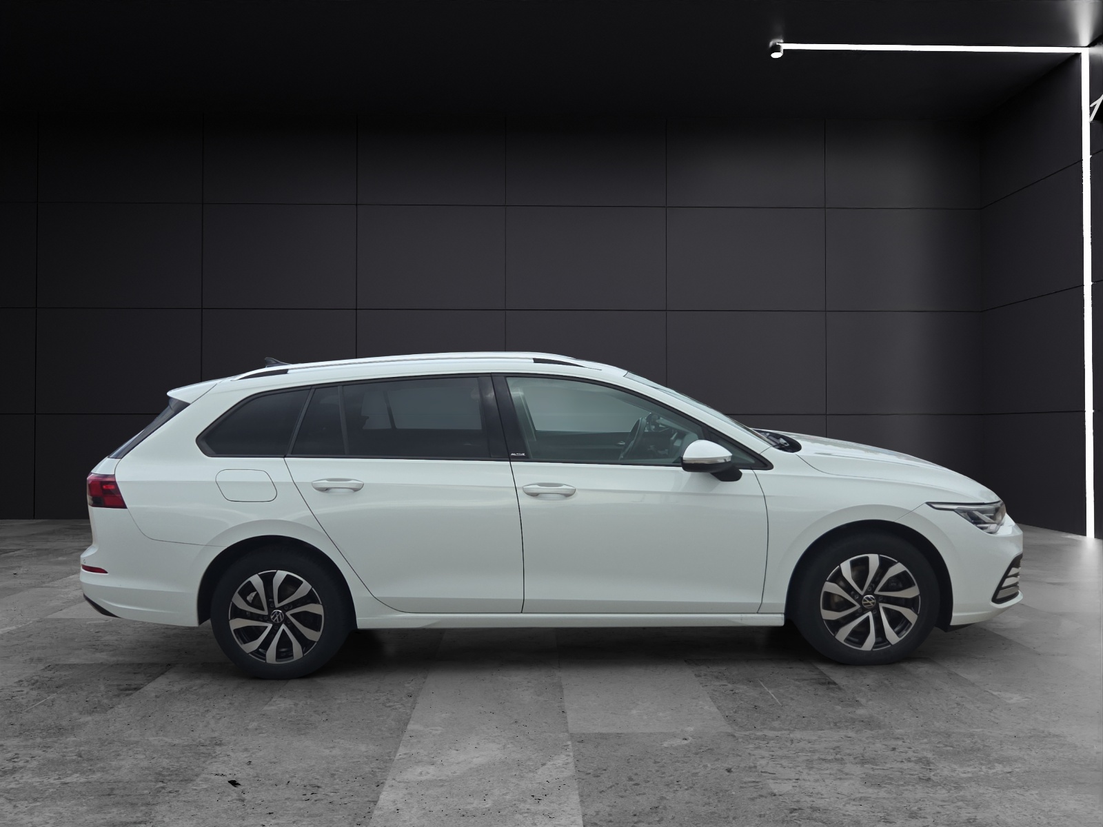 Fahrzeugabbildung Volkswagen Golf VIII Variant TDI Active DSG LED Navi AID ACC RFK SH