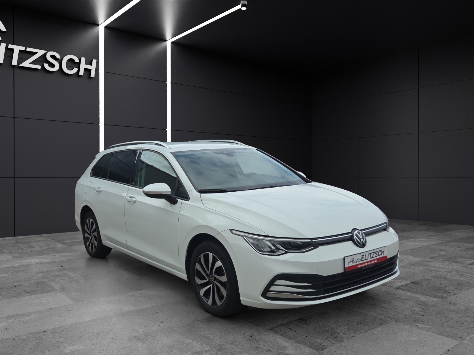 Fahrzeugabbildung Volkswagen Golf VIII Variant TDI Active DSG LED Navi AID ACC RFK SH
