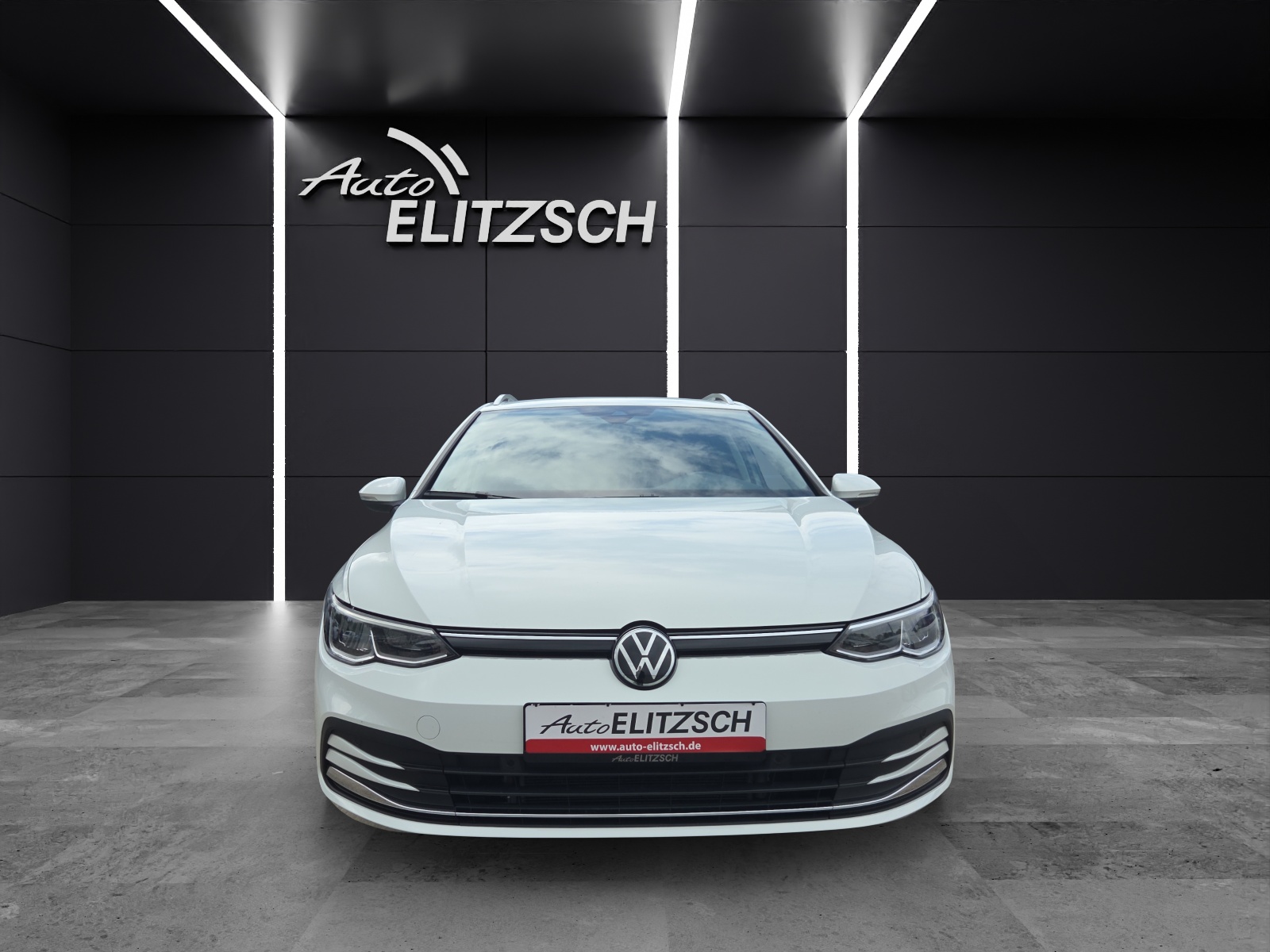 Fahrzeugabbildung Volkswagen Golf VIII Variant TDI Active DSG LED Navi AID ACC RFK SH