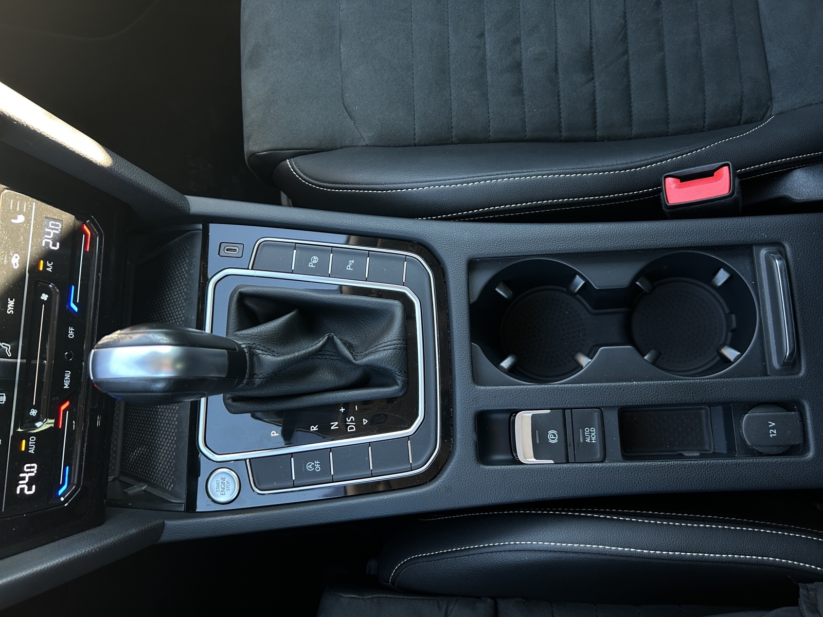 Fahrzeugabbildung Volkswagen Passat Variant Elegance TDI DSG IQ.Light ACC SH Pano Massage RearView AppConnect Ambiente Navi