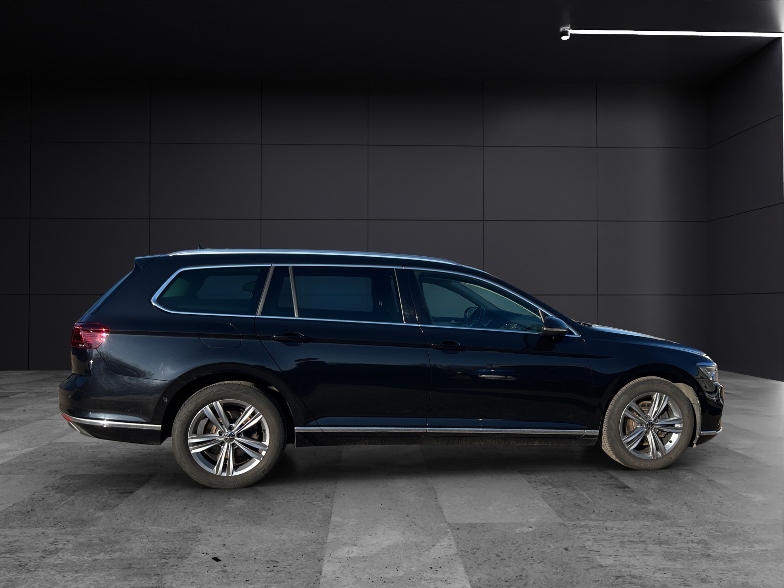 Fahrzeugabbildung Volkswagen Passat Variant Elegance TDI DSG IQ.Light ACC SH Pano Massage RearView AppConnect Ambiente Navi