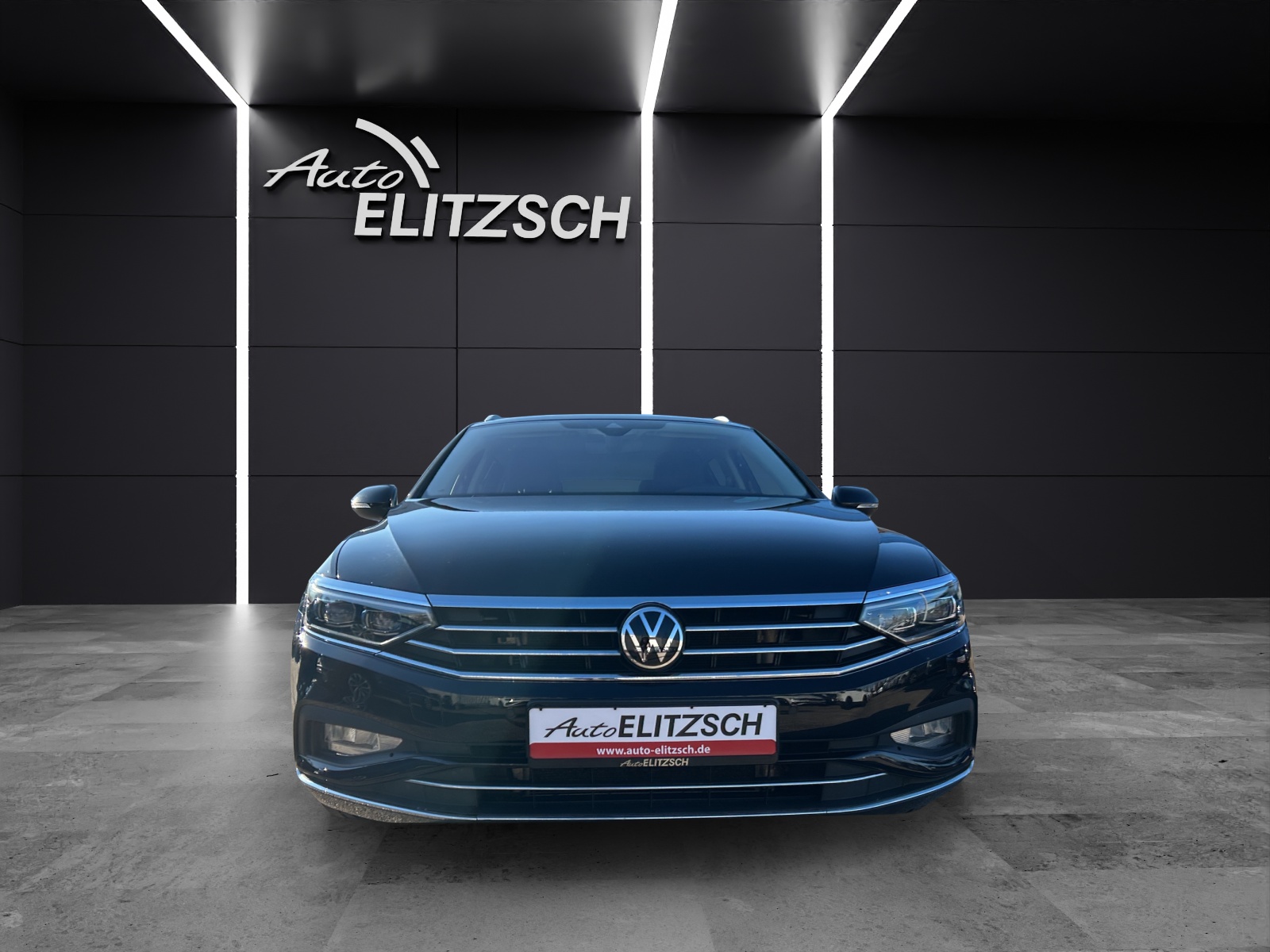 Fahrzeugabbildung Volkswagen Passat Variant Elegance TDI DSG IQ.Light ACC SH Pano Massage RearView AppConnect Ambiente Navi