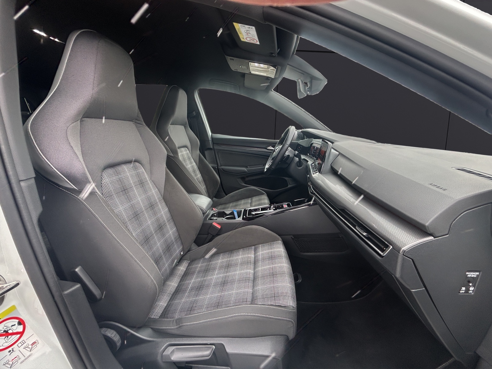 Fahrzeugabbildung Volkswagen Golf VIII GTD Business DSG IQ.Light ACC STH SH PDC Navi Klima