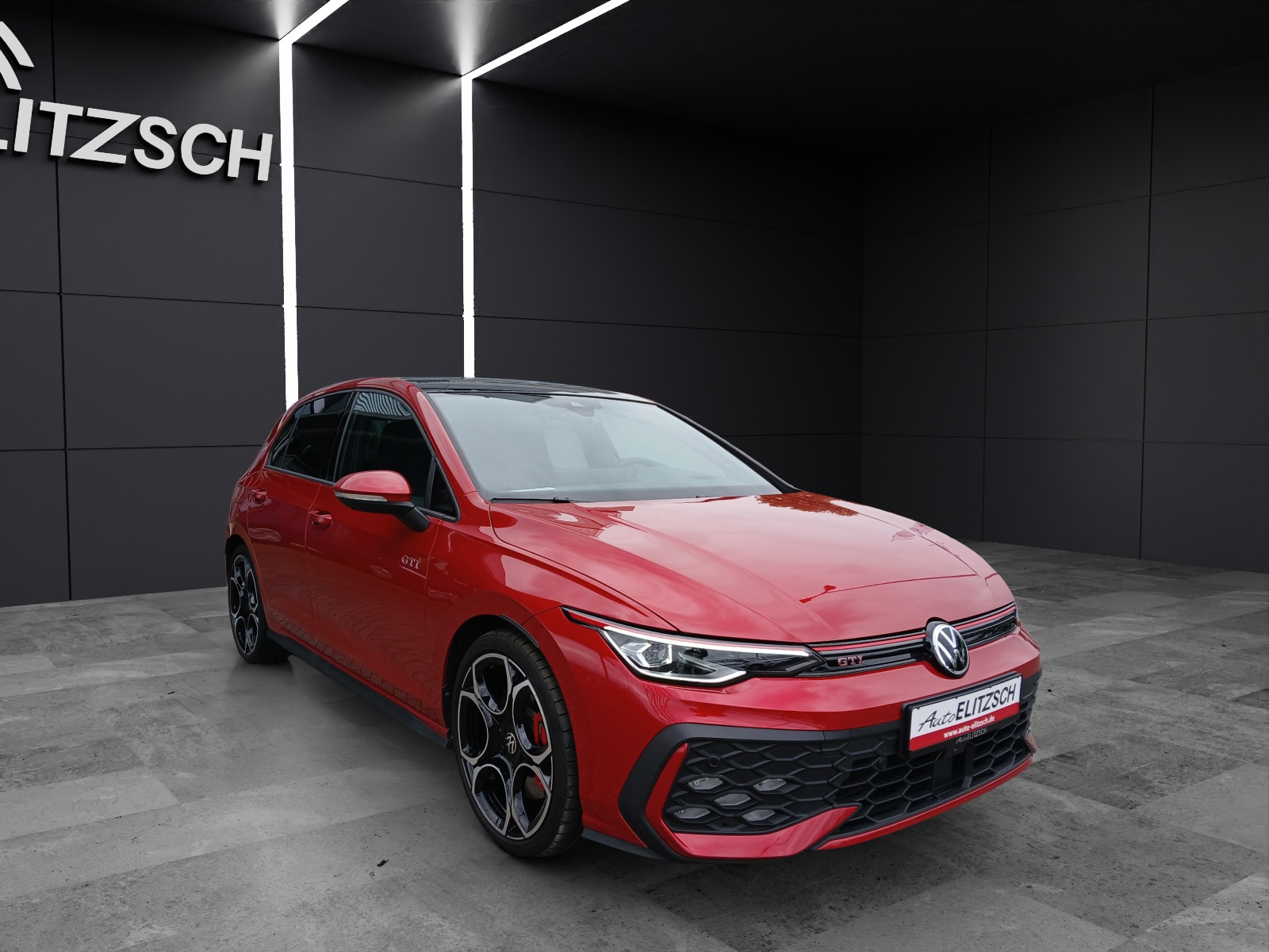 Fahrzeugabbildung Volkswagen Golf VIII GTI DSG Matrix AHK Navi Harman AID ACC HUD 19
