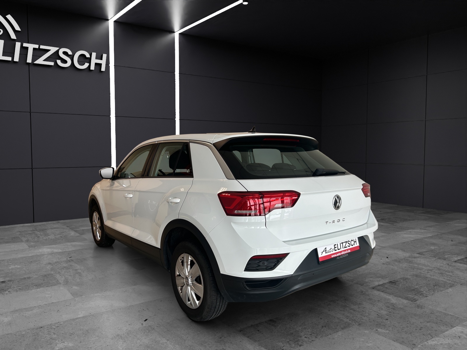 Fahrzeugabbildung Volkswagen T-Roc TSI ACC PDC SH LM