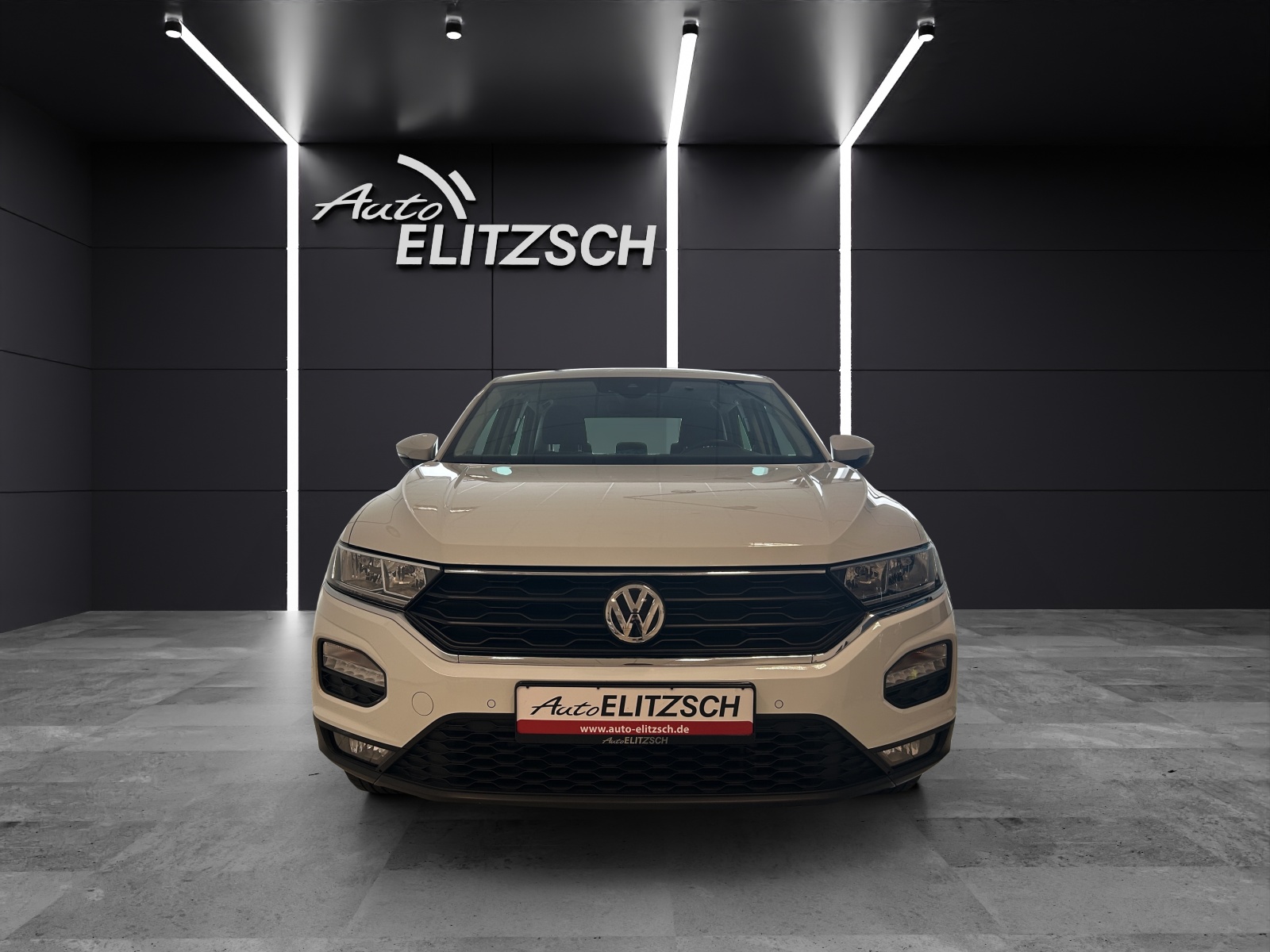 Fahrzeugabbildung Volkswagen T-Roc TSI ACC PDC SH LM