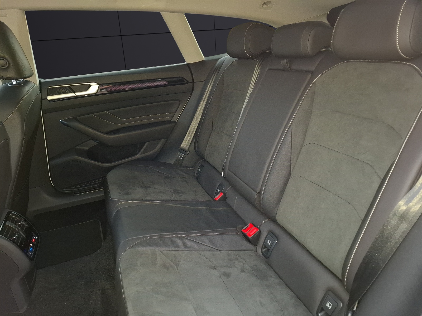 Fahrzeugabbildung Volkswagen Arteon SB TSI Elegance DSG LED Navi AID ACC RFK SH