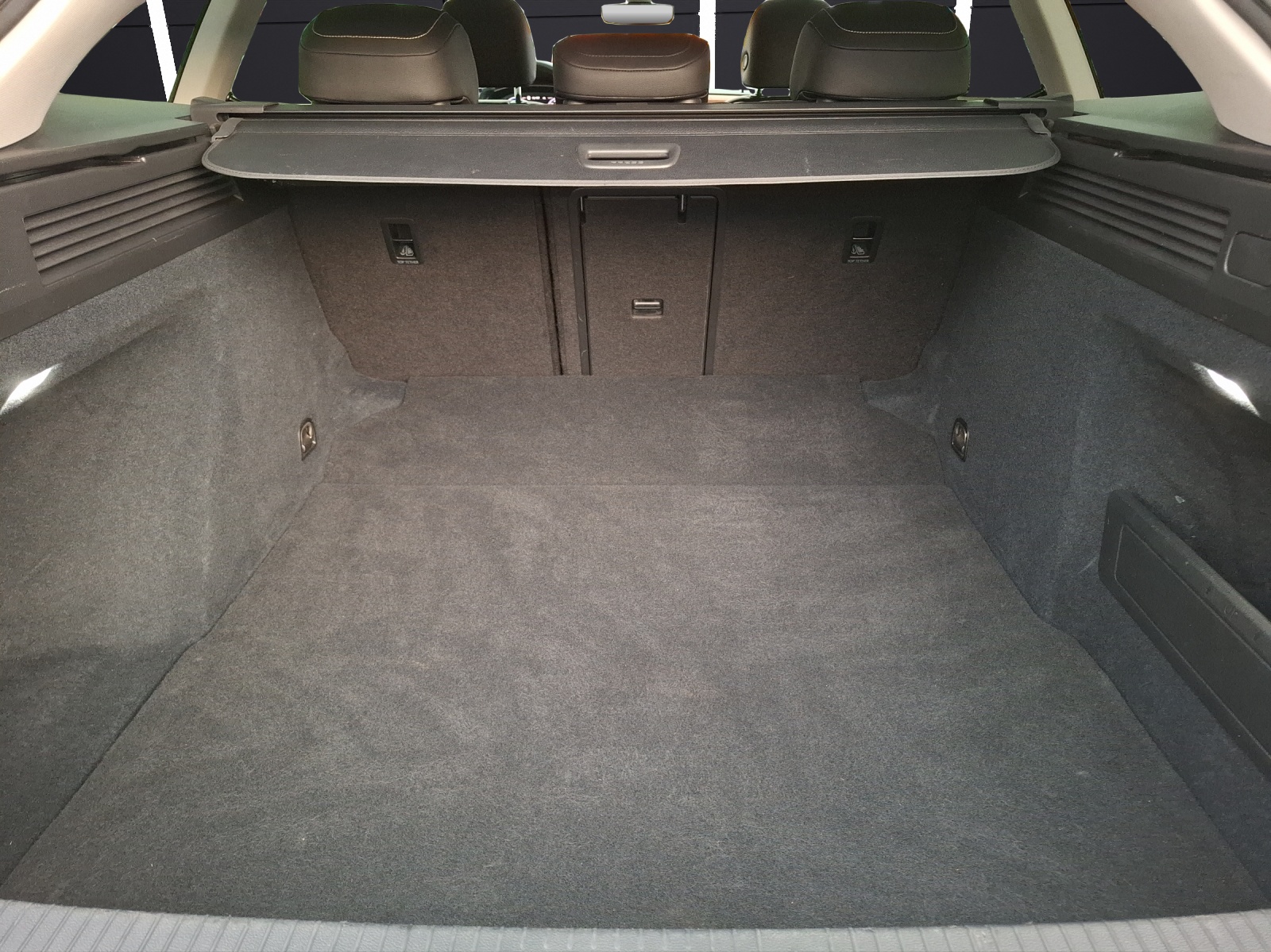 Fahrzeugabbildung Volkswagen Arteon SB TSI Elegance DSG LED Navi AID ACC RFK SH