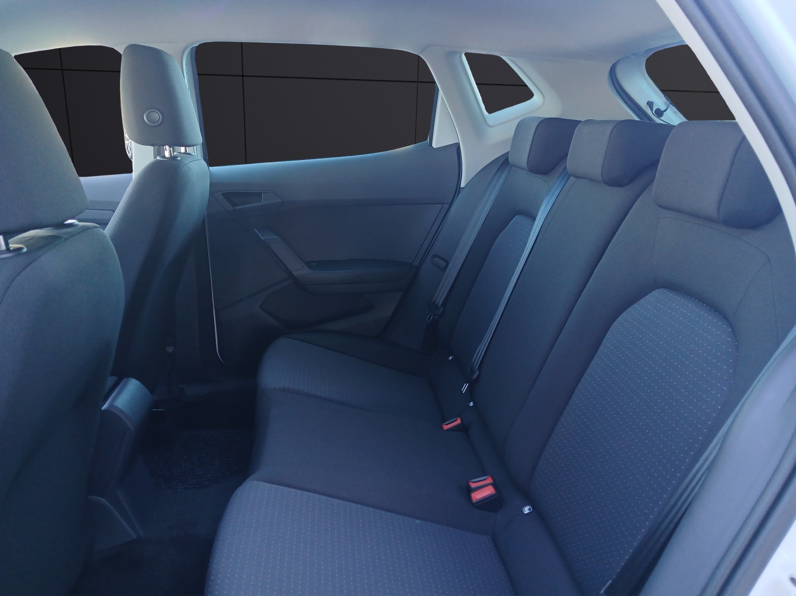 Fahrzeugabbildung SEAT Ibiza 1.0 TSI Road Edition LED Winter-P.