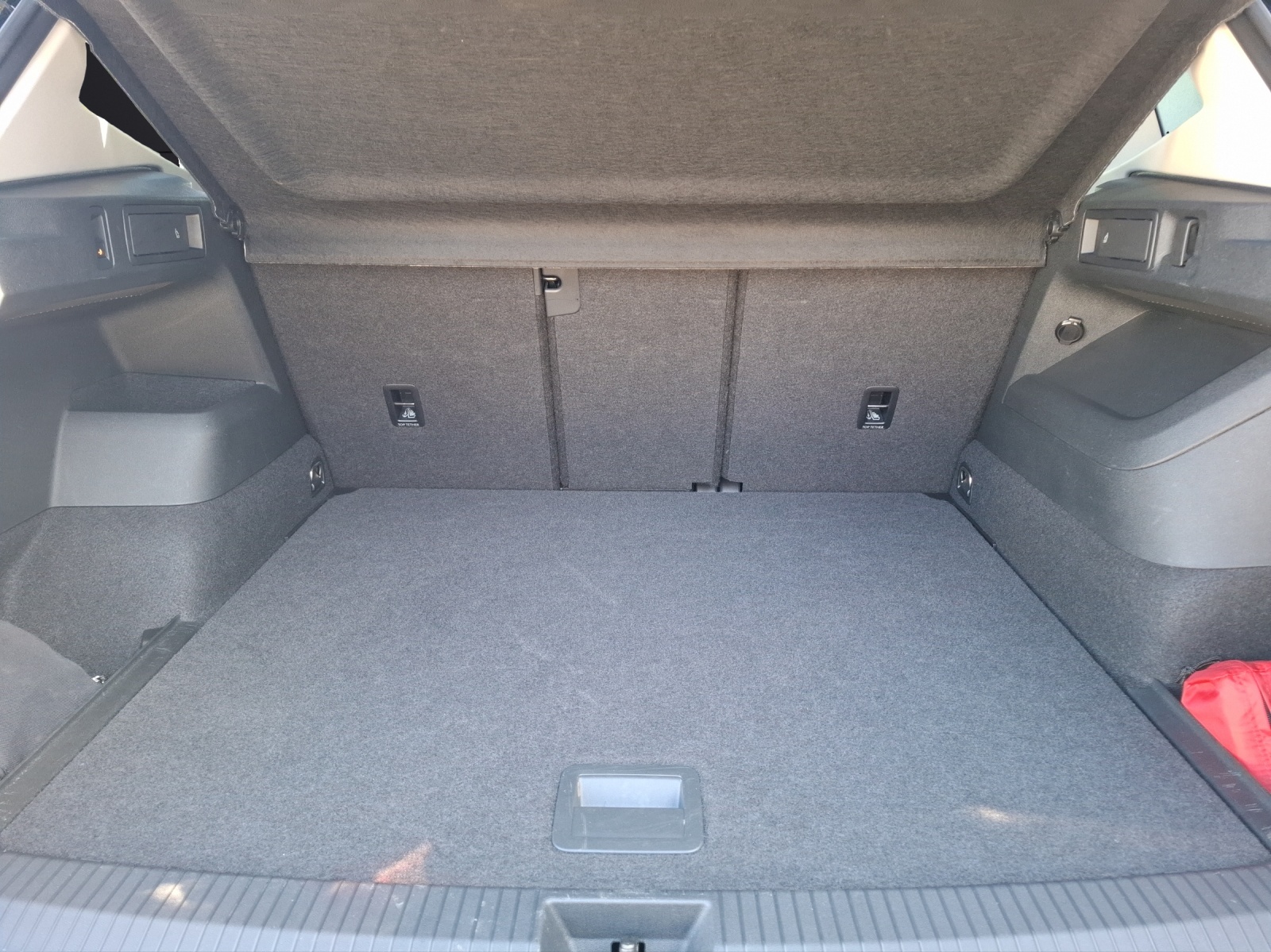 Fahrzeugabbildung Volkswagen Tiguan eTSI Life DSG Standhzg. LED AHK Navi AID ACC RFK SH