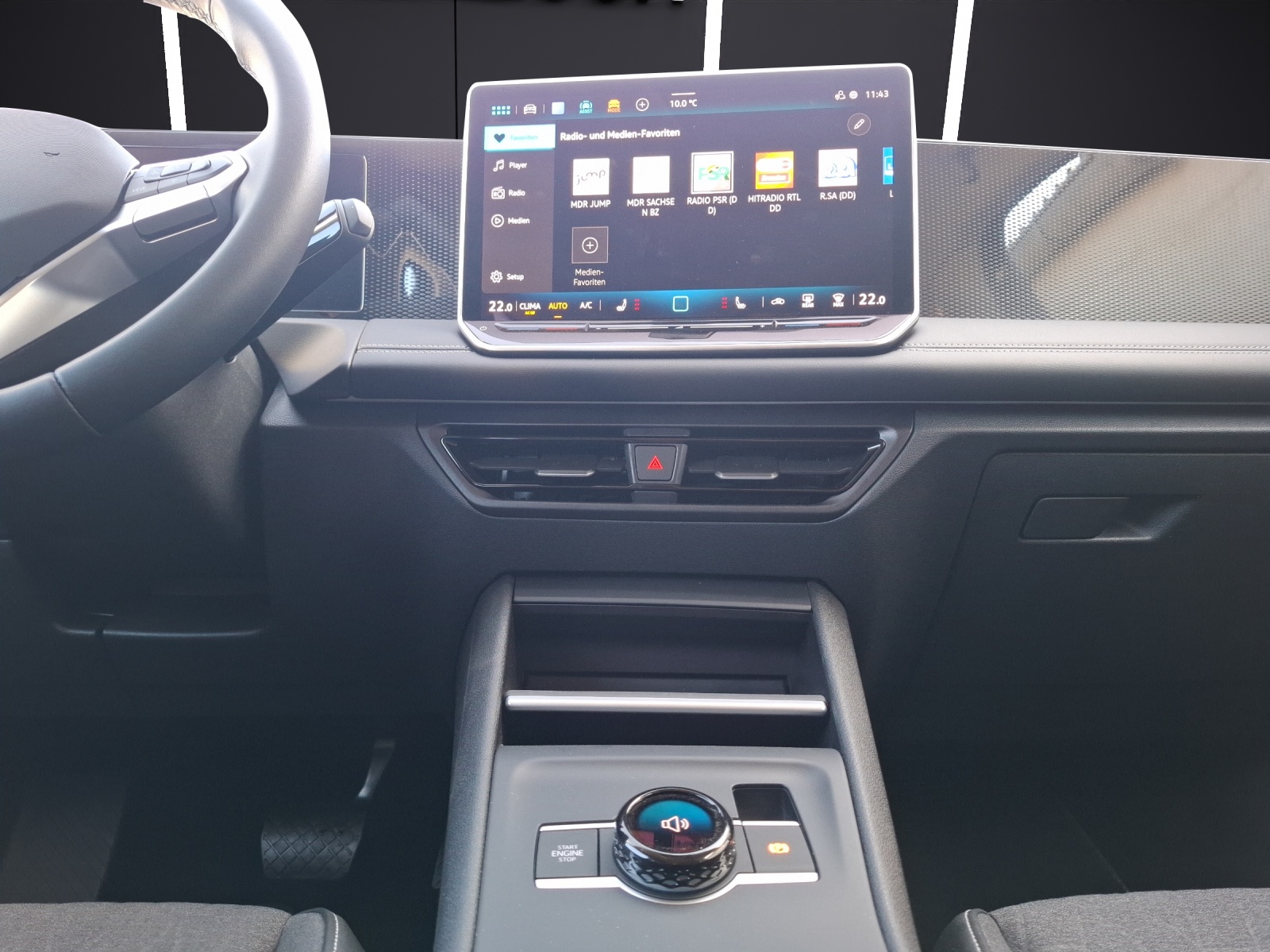 Fahrzeugabbildung Volkswagen Tiguan eTSI Life DSG Standhzg. LED AHK Navi AID ACC RFK SH