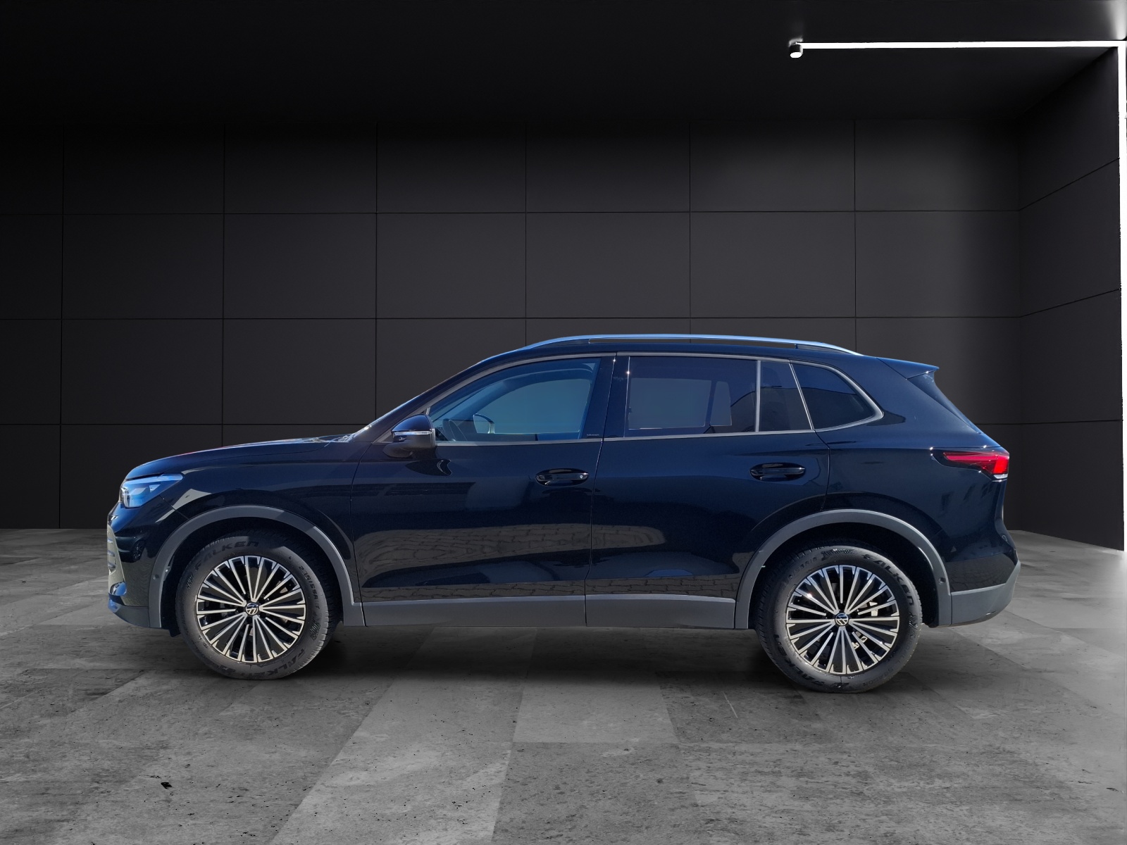 Fahrzeugabbildung Volkswagen Tiguan eTSI Life DSG Standhzg. LED AHK Navi AID ACC RFK SH