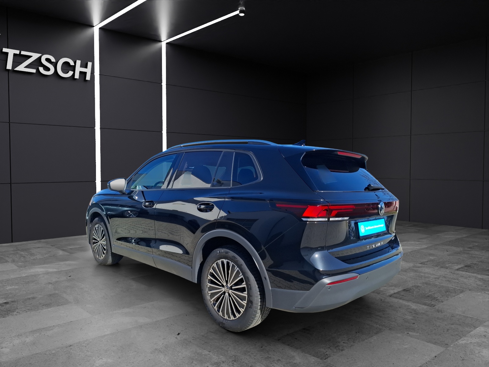 Fahrzeugabbildung Volkswagen Tiguan eTSI Life DSG Standhzg. LED AHK Navi AID ACC RFK SH