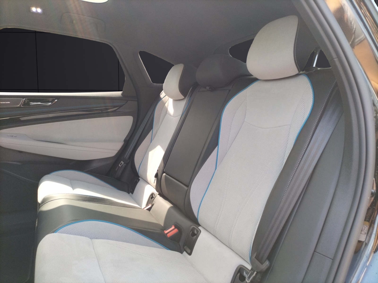 Fahrzeugabbildung Volkswagen ID.7 Pro Matrix Harmann Navi SHZ AID ACC 360° Massage 20