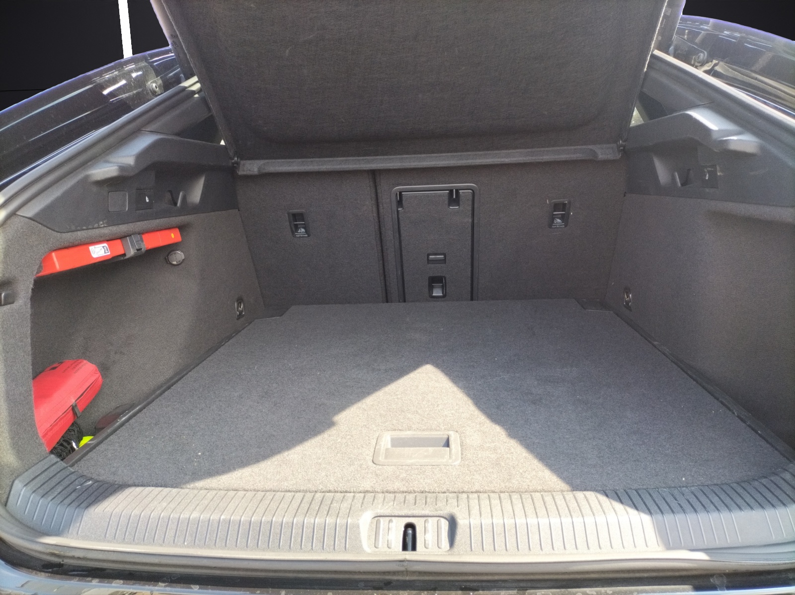 Fahrzeugabbildung Volkswagen ID.7 Pro Matrix Harmann Navi SHZ AID ACC 360° Massage 20