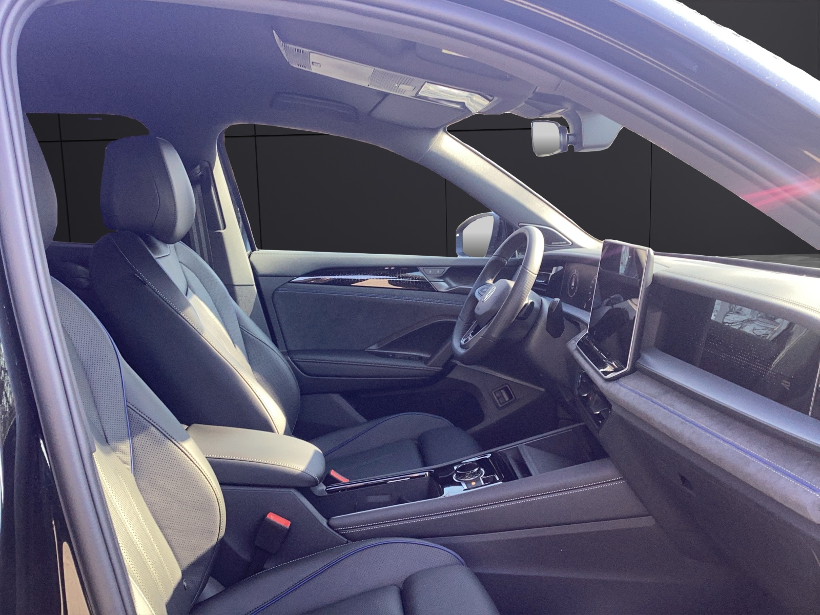 Fahrzeugabbildung Volkswagen Tayron R-Line-Black eHyb AHZV HuD DCC H&K AreaView