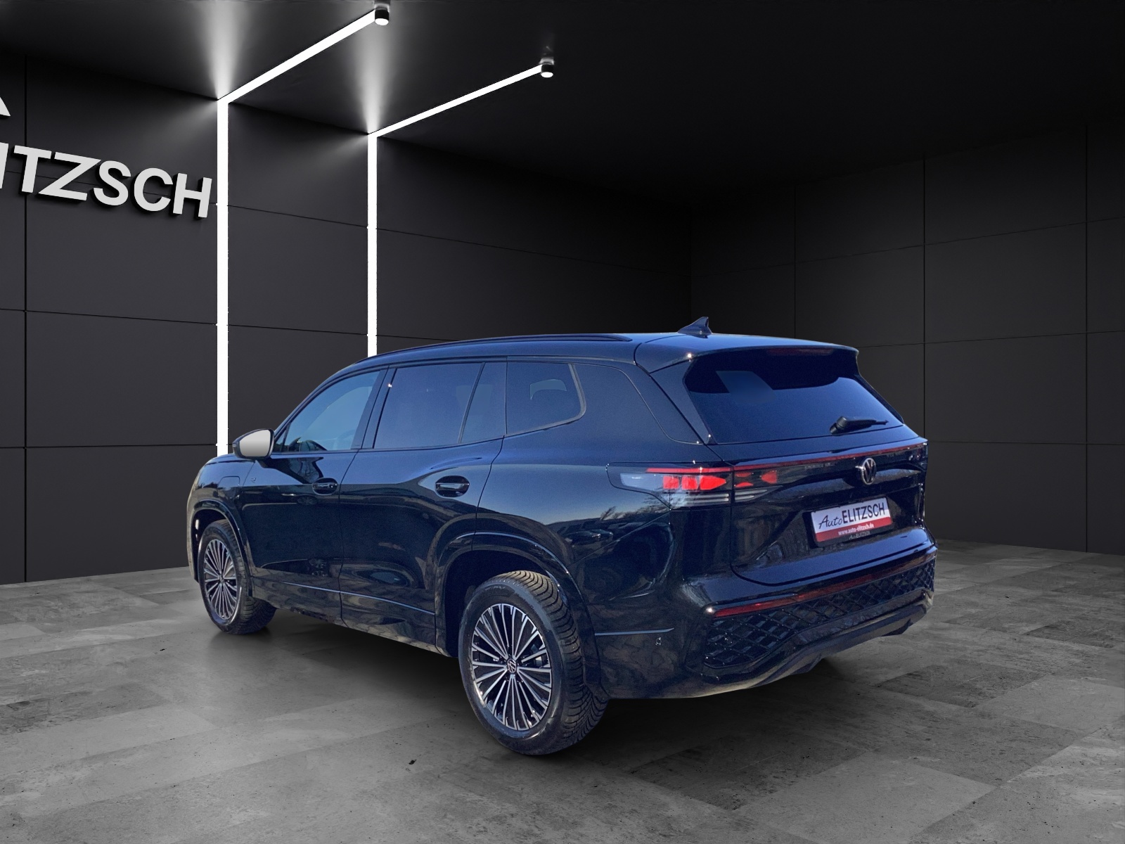 Fahrzeugabbildung Volkswagen Tayron R-Line-Black eHyb AHZV HuD DCC H&K AreaView
