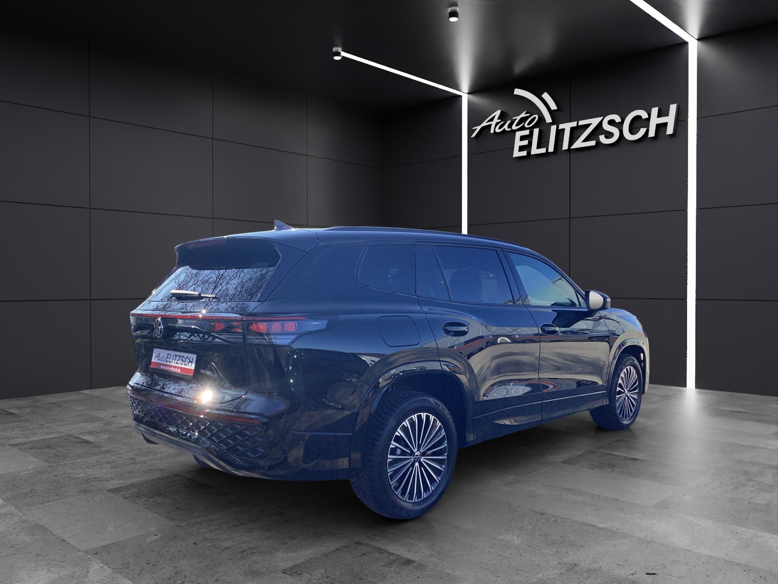 Fahrzeugabbildung Volkswagen Tayron R-Line-Black eHyb AHZV HuD DCC H&K AreaView
