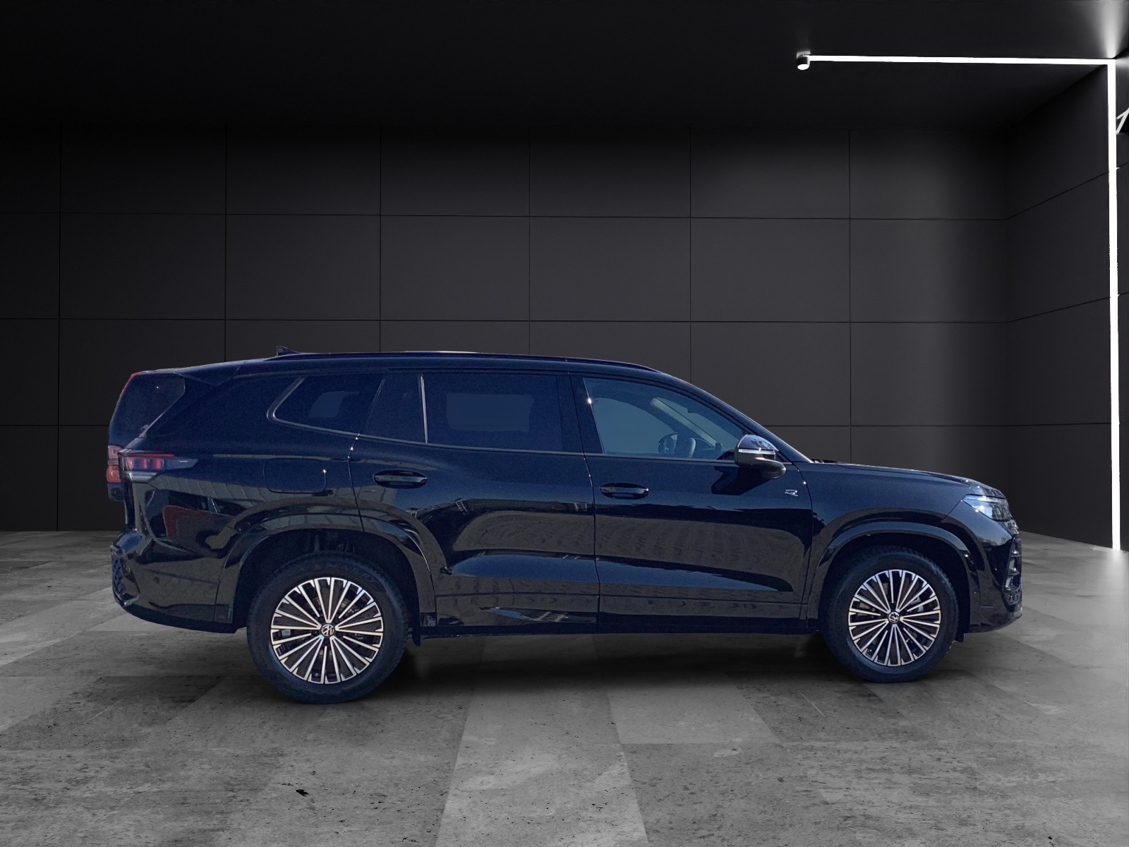 Fahrzeugabbildung Volkswagen Tayron R-Line-Black eHyb AHZV HuD DCC H&K AreaView