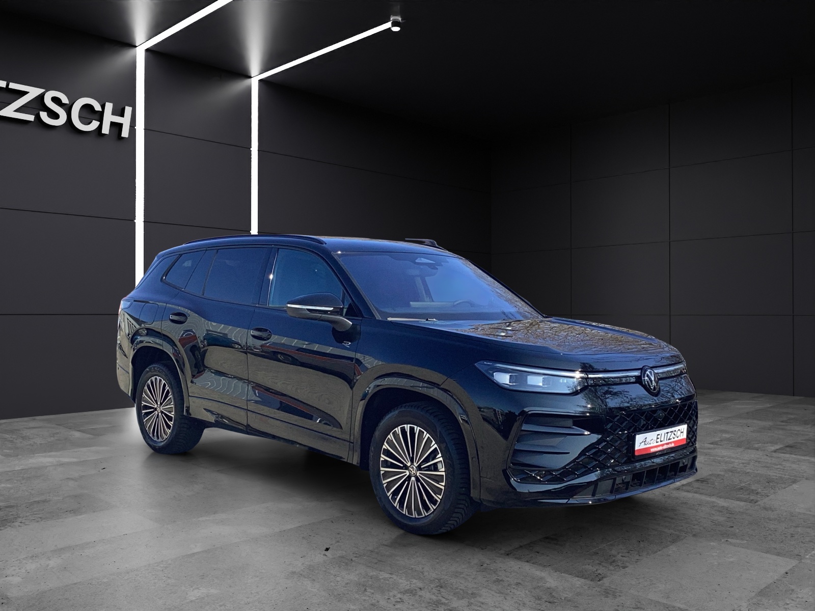 Fahrzeugabbildung Volkswagen Tayron R-Line-Black eHyb AHZV HuD DCC H&K AreaView
