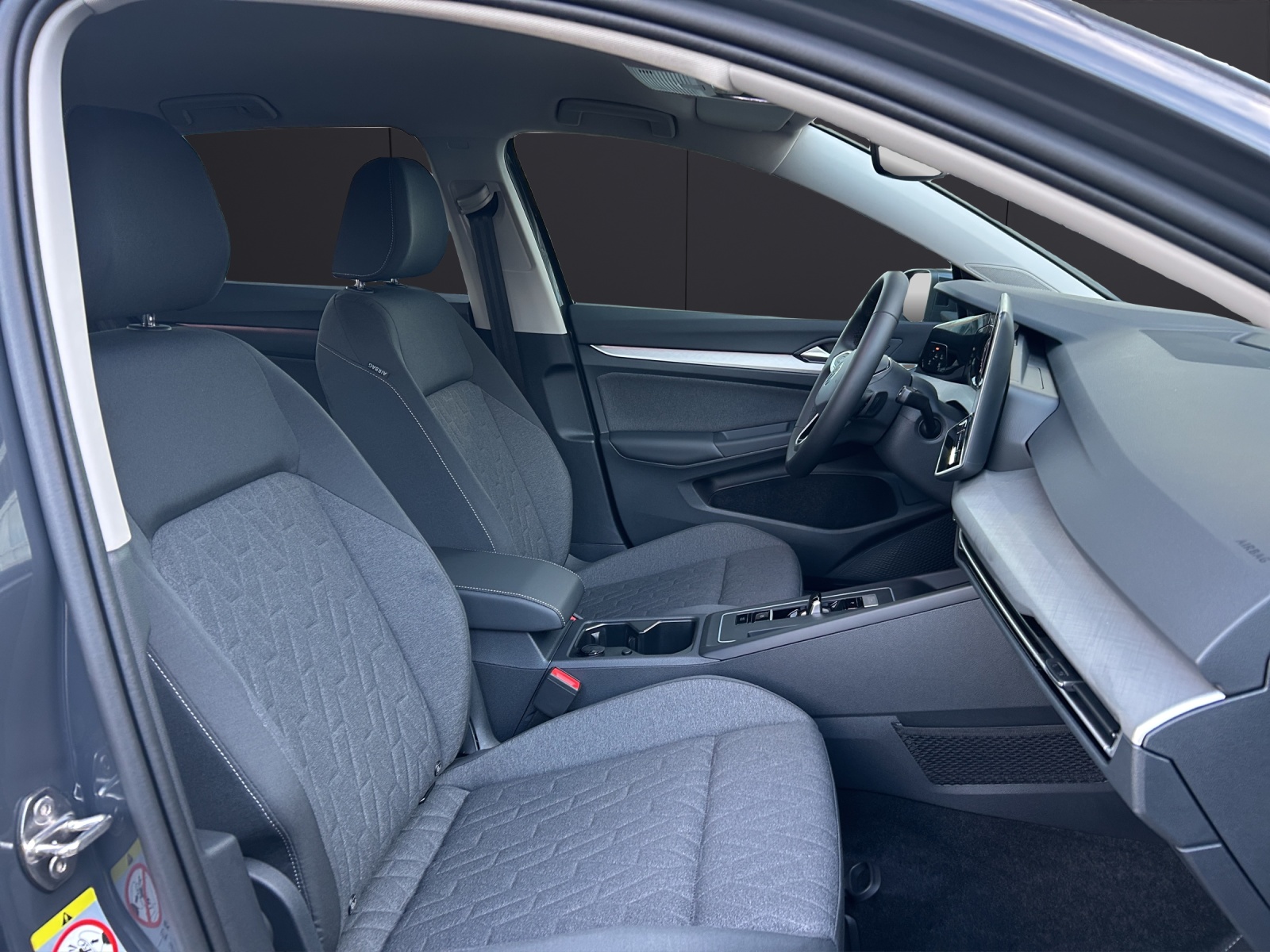 Fahrzeugabbildung Volkswagen Golf VIII Goal eTSI DSG LED ACC SH RearView AppConnect DAB+ Ambiente Climatronic