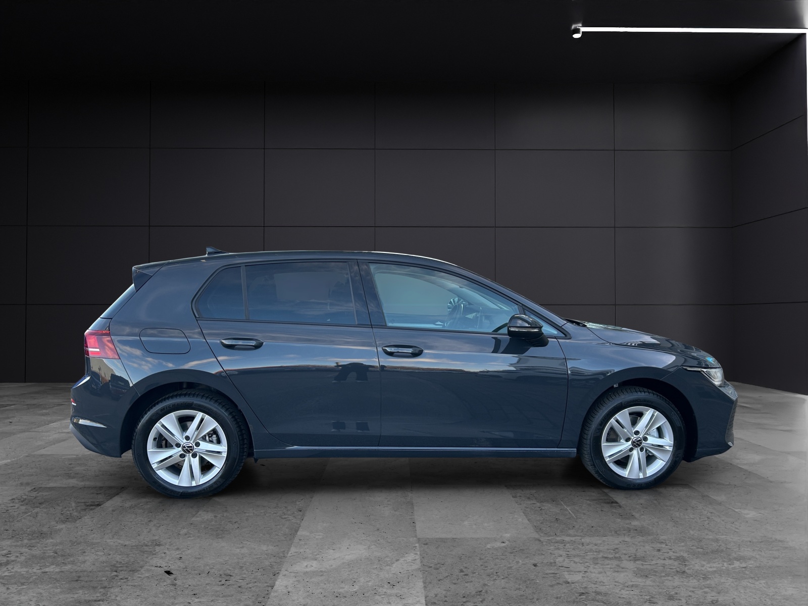 Fahrzeugabbildung Volkswagen Golf VIII Goal eTSI DSG LED ACC SH RearView AppConnect DAB+ Ambiente Climatronic
