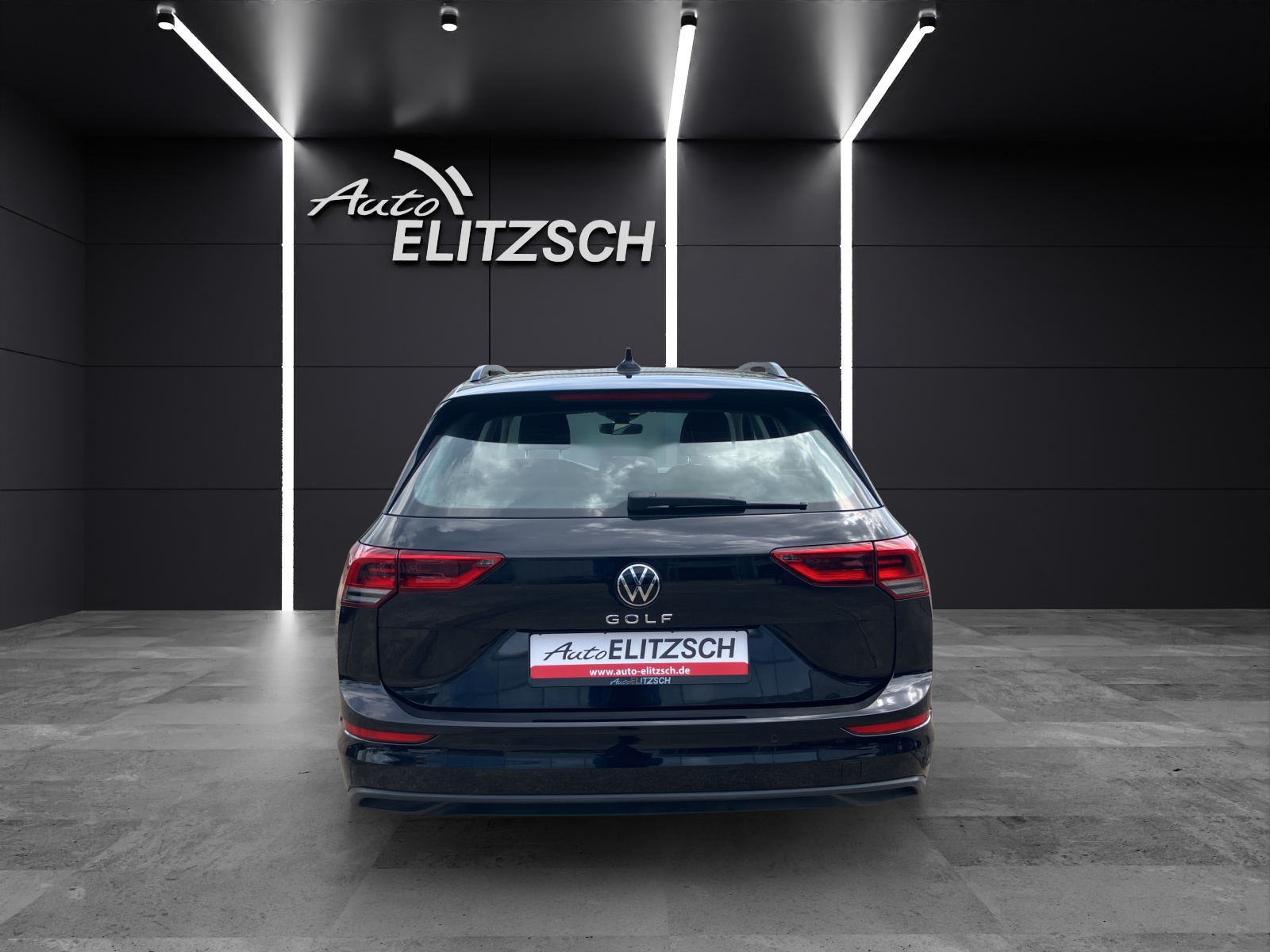 Fahrzeugabbildung Volkswagen Golf VIII Variant TDI Life LED Navi ACC AHK SHZ LHZ AppConnect Ambiente