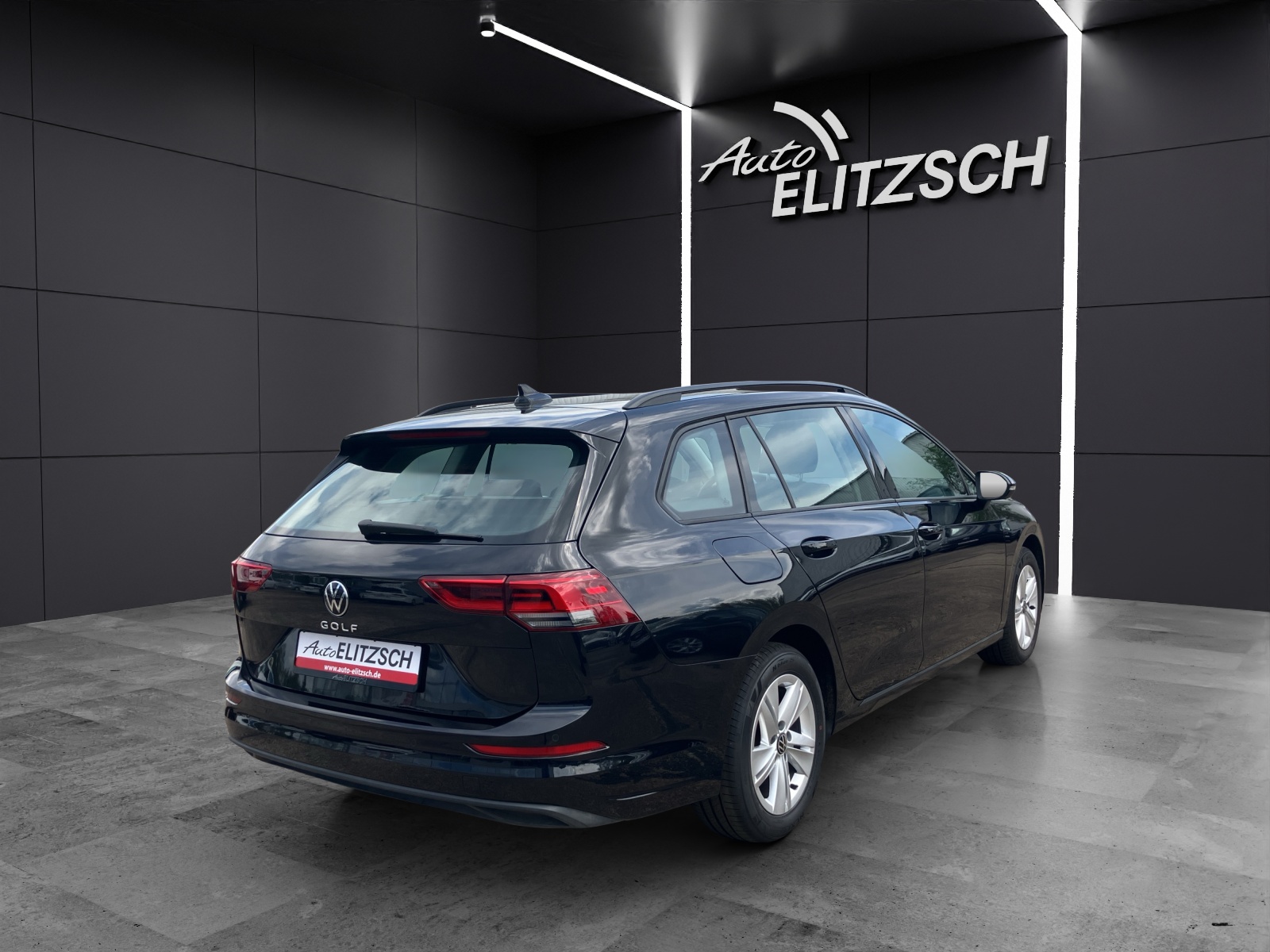 Fahrzeugabbildung Volkswagen Golf VIII Variant TDI Life LED Navi ACC AHK SHZ LHZ AppConnect Ambiente
