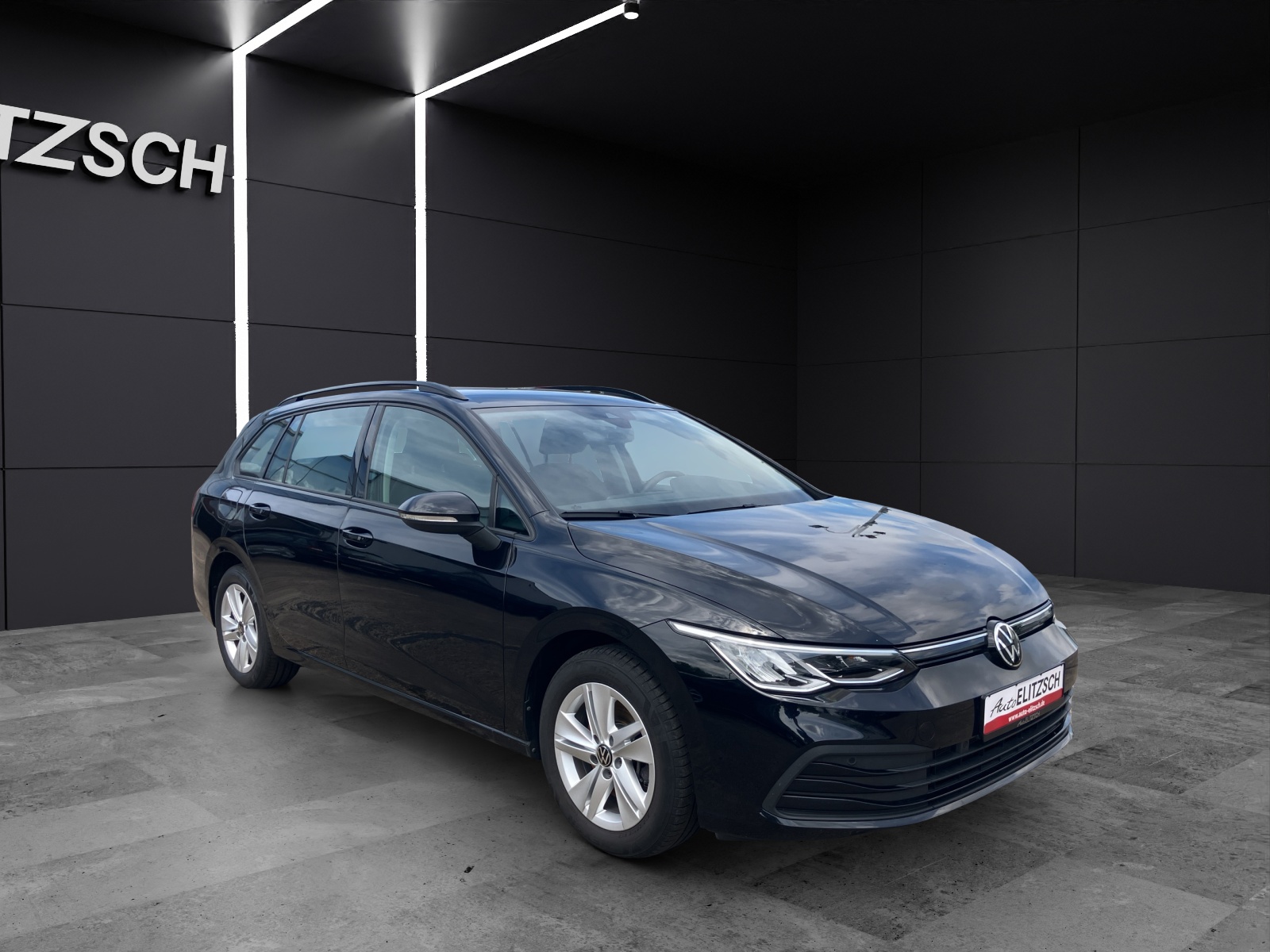 Fahrzeugabbildung Volkswagen Golf VIII Variant TDI Life LED Navi ACC AHK SHZ LHZ AppConnect Ambiente
