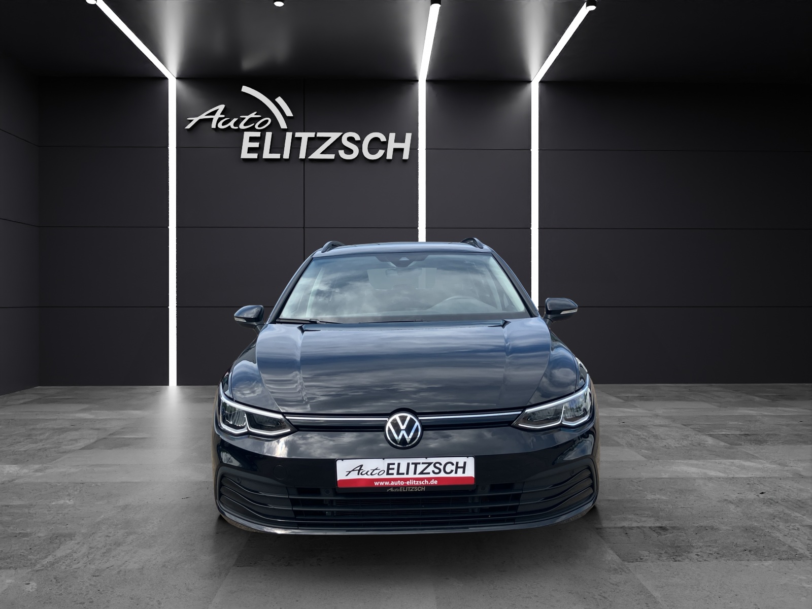 Fahrzeugabbildung Volkswagen Golf VIII Variant TDI Life LED Navi ACC AHK SHZ LHZ AppConnect Ambiente