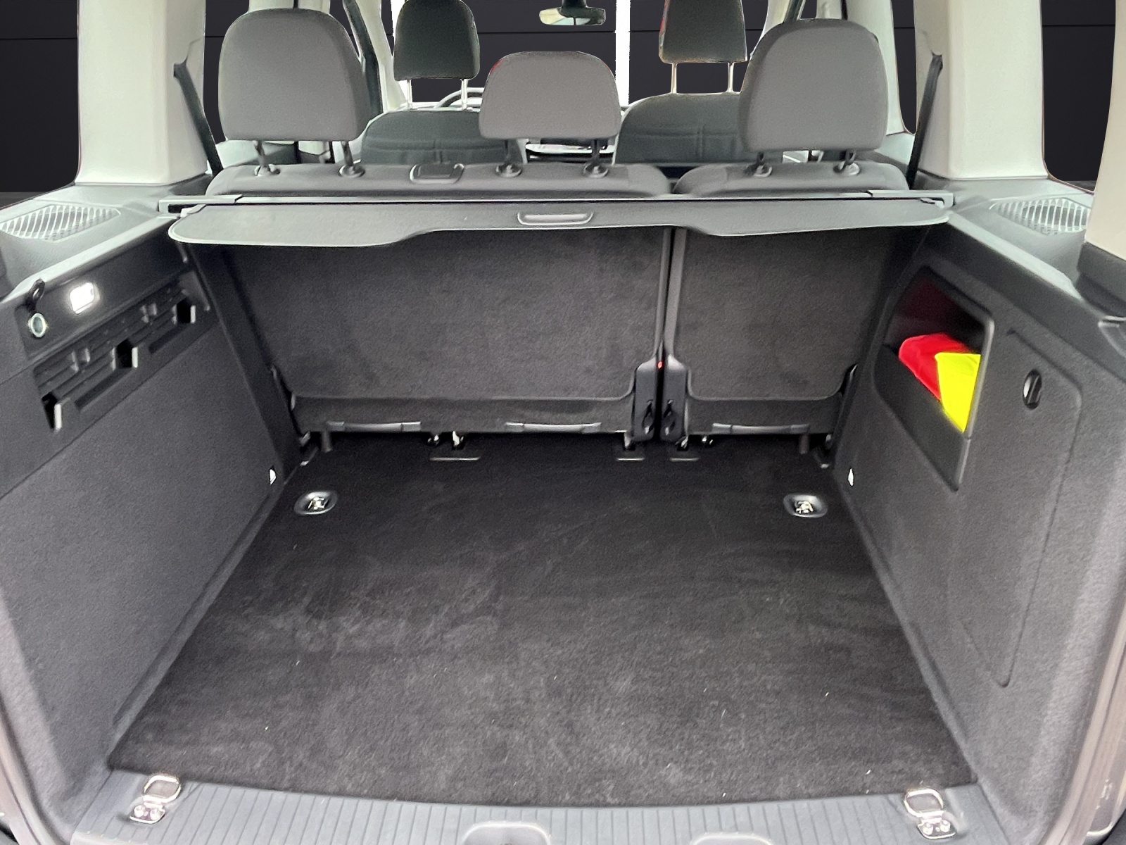 Fahrzeugabbildung Volkswagen Caddy TDI Life 6 Gang, CLIMAT.,SITZH.,ACC, LED,RFK, Sitzheizung