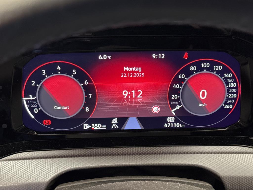 Fahrzeugabbildung Volkswagen Golf VIII TSI Life Standhzg. Matrix Navi AID ACC Park-Assist SH