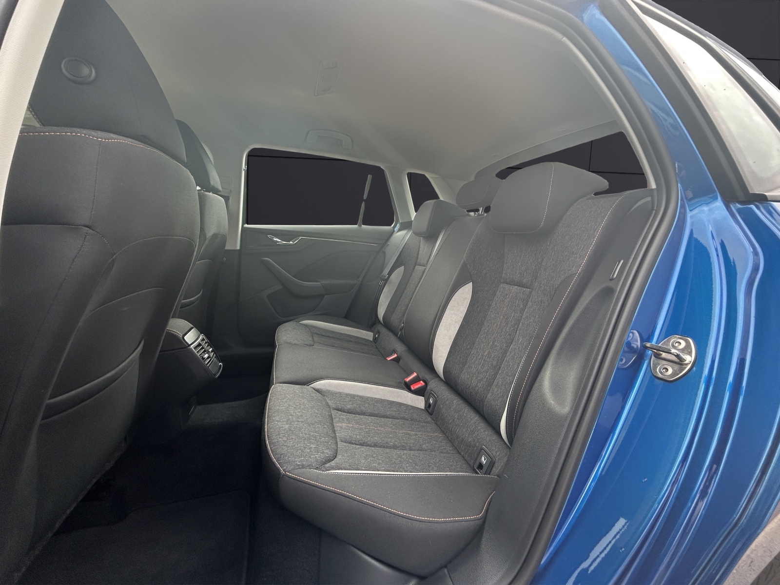 Fahrzeugabbildung SKODA Kamiq Style TSI LED ACC SH Ambiente Klima