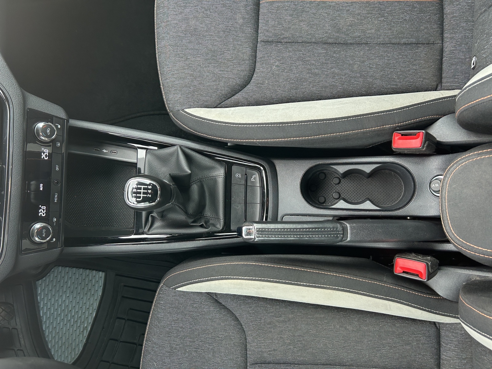 Fahrzeugabbildung SKODA Kamiq Style TSI LED ACC SH Ambiente Klima