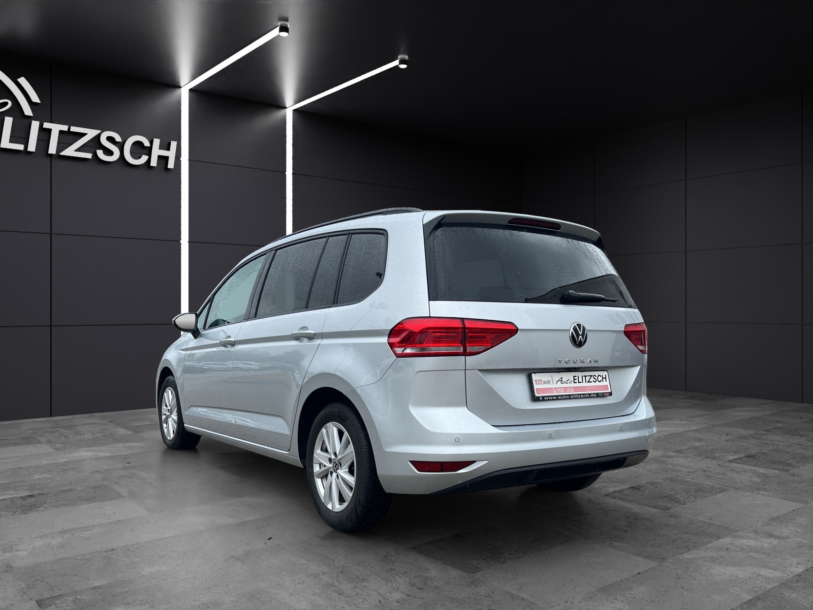 Fahrzeugabbildung Volkswagen Touran TSI Comfortline LED AHK Navi ACC RFK SH